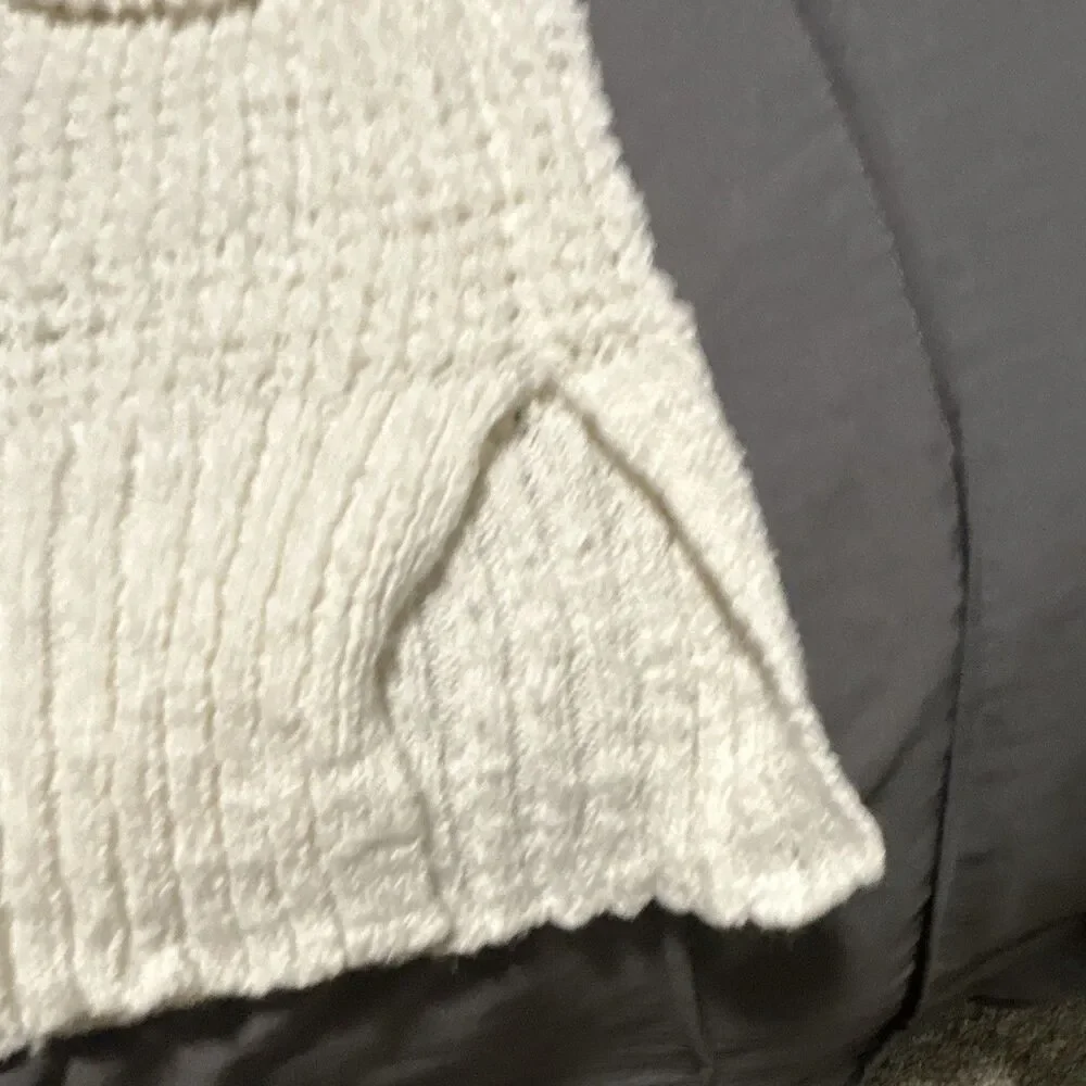 American Eagle Outfitters Women's Ivory V-Neck Lace-Up Knit Pullover Sweater XS